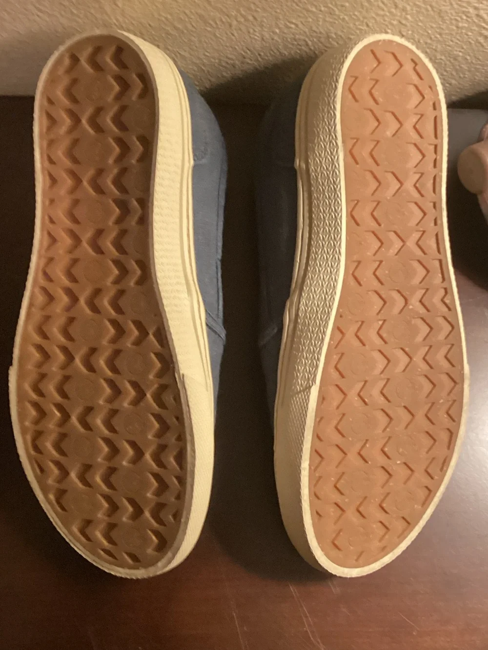 Natural Reflections Men’s Slip-On Canvas Shoes in Charcoal